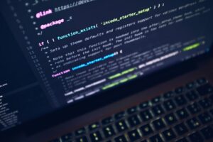 Visibilidade na hospedagem vs plugins: qual é mais importante?