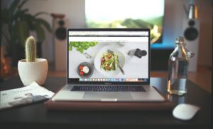 Crescimento Sustentável de Produtos WordPress em Ecossistema Saturado